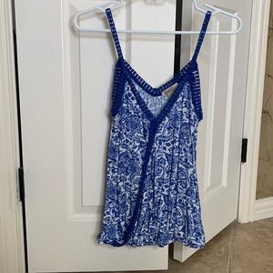 Blue and white floral bubble tank